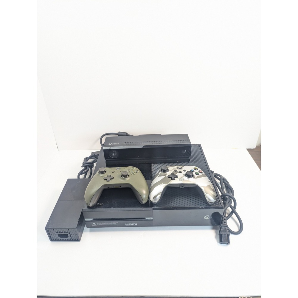 Microsoft Xbox One 500GB Home Console 1540 With Controllers & Cables